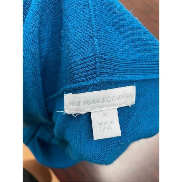 New York & Company Blue Cardigan Size Medium - Picture 3 of 4